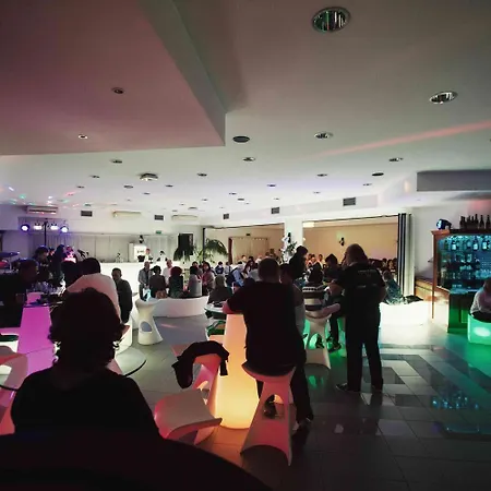 Hotel City فندق