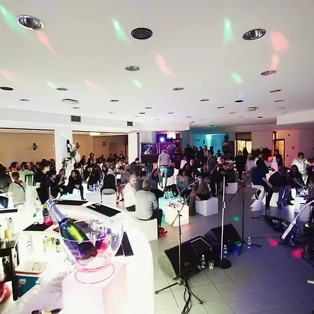 酒店 Hotel City 3*